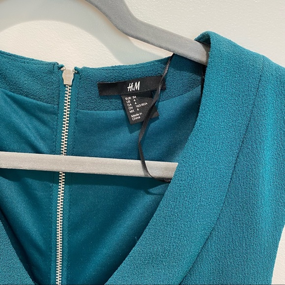 H & M green dress - Picture 3 of 3